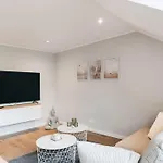 Tip! Toplage In Dresden! Moderne 100 Qm Fuer Familien Und Kleine Gruppen