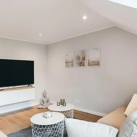 Tip! Toplage In Dresden! Moderne 100 Qm Ferienwohnung Fuer Familien Und Kleine Gruppen
