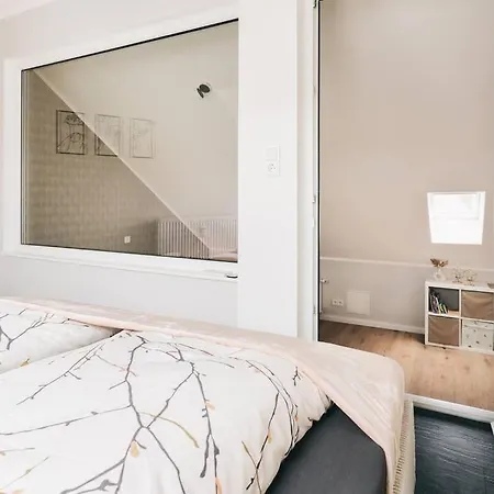 Apartment Tip! Toplage In Dresden! Moderne 100 Qm Ferienwohnung Fuer Familien Und Kleine Gruppen *