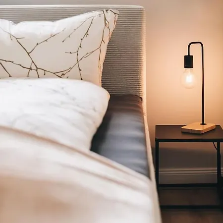 Tip! Toplage In Dresden! Moderne 100 Qm Ferienwohnung Fuer Familien Und Kleine Gruppen Apartment Dresden
