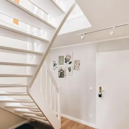 Apartment Tip! Toplage In Dresden! Moderne 100 Qm Ferienwohnung Fuer Familien Und Kleine Gruppen Dresden