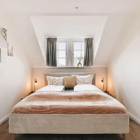 Tip! Toplage In Dresden! Moderne 100 Qm Ferienwohnung Fuer Familien Und Kleine Gruppen