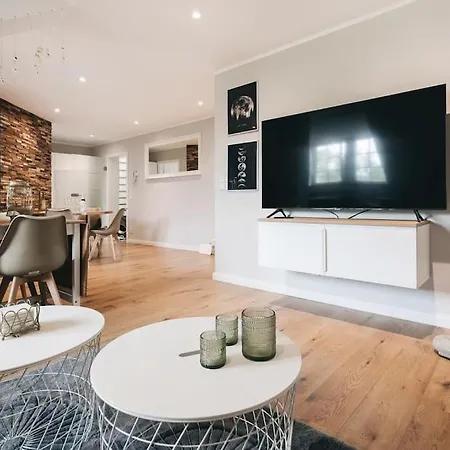 Tip! Toplage In Dresden! Moderne 100 Qm Ferienwohnung Fuer Familien Und Kleine Gruppen *