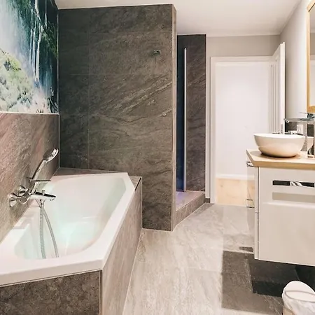 Tip! Toplage In Dresden! Moderne 100 Qm Ferienwohnung Fuer Familien Und Kleine Gruppen