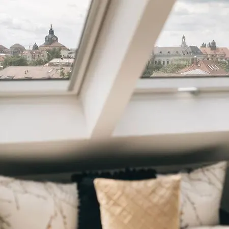 Tip! Toplage In Dresden! Moderne 100 Qm Fuer Familien Und Kleine Gruppen ドレスデン