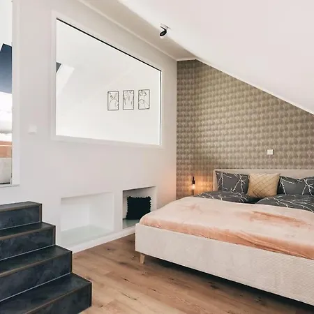 Tip! Toplage In Dresden! Moderne 100 Qm Fuer Familien Und Kleine Gruppen アパート ドレスデン